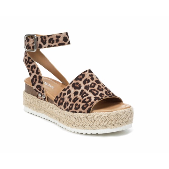 Soda Topic Platform Espadrille Wedge Cutout Heel Sandals Leopard Panther Cheetah - Picture 2 of 7